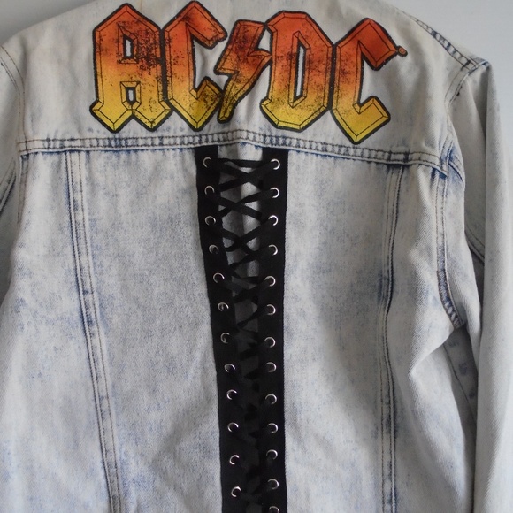 AC/DC women's acid wash jeans jacket size M laced - Picture 8 of 8